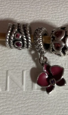  2 PANDORA Charms Romantik mit Rhodolith und mit Anhänger Orchidee  - Bild 1 von 4