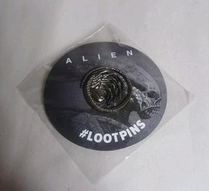 Pin de metal Alien Covenant Facehugger 1,25" - Caja de botín exclusiva nuevo sellado - Imagen 1 de 2