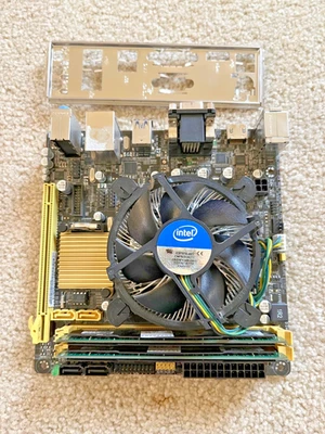 Asus H81iPlus/CSM MB con CPU i5-4440 3,1 GHz, 16 GB de RAM Foto 1 de 3