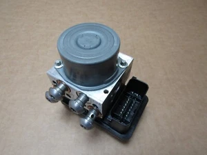 BMW F900R SE 2021 3,621 miles ABS pump control unit module (11674) - Picture 1 of 10