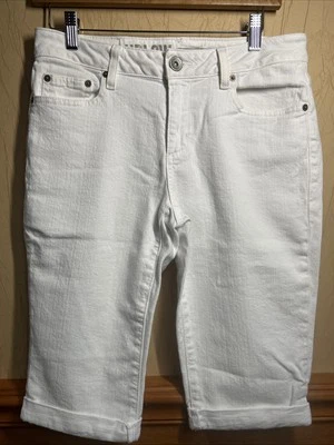 DKNY Women's Ludlow Bermuda Denim Bermuda, Size 6 Cuffed 13.5" Inseam, White - Image 1 of 4