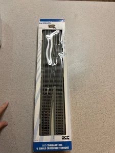 Bachmann 44138 HO Scale E-Z Command DCC #6 Single Crossover Turnout Right. NEW - Picture 1 of 3