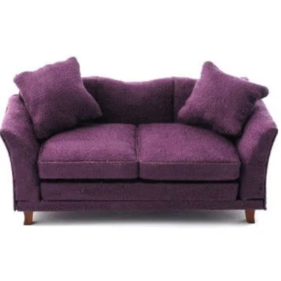 THE DOLLS HOUSE EMPORIUM Weiches Pflaumensofa für Puppenhaus der 12. Skala