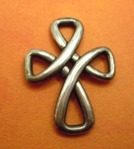 Ciondolo croce nastro eterno in argento sterling JAMES AVERY in pensione - Foto 1 di 5