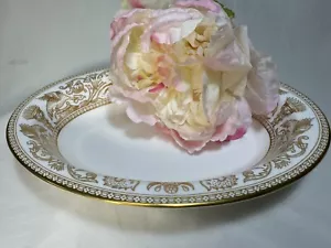 Wedgwood 'Gold Florentine' 10" Oval Serving BOWL w/Gold Filigree Dragons-Multi - Picture 1 of 9