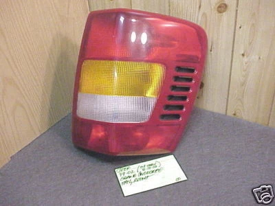 JEEP GRAND CHEROKEE  99-03 1999 2000 2001 2002 2003 TAIL LIGHT PASSENGER RH - Image 1 of 2
