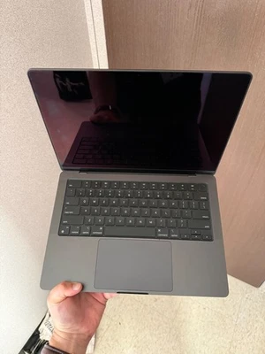 MacBook Pro (2023) 14.2" M3 Pro 11CPU 14GPU 18GB 512GB Black Qwerty IT - Immagine 1 di 4