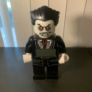 Lego Sveglia Monster Fighters Vampiro No Cape Testata Funziona Bagliore Al Buio - Foto 1 di 8