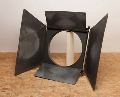 Puertas de granero CENTURY 12" para LUZ DE ESCENARIO - 4 hojas con extensiones de borde - GRANDES Foto 1 de 3