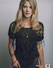 Emily Bett Rickards authentic signed autographed 8x10 photograph GA COA