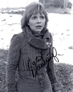 Doctor Who Autograph: KATY MANNING (The Claws of Axos) Signed Photo - Picture 1 of 1