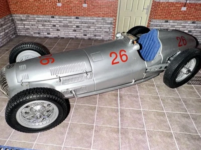 CMC M-039 Scale 1:18 Mercedes-Benz W154 1938, GP France #26 Limited Edition - Image 1 of 4