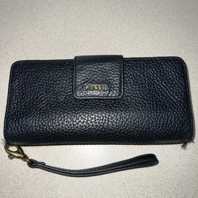 Fossil Masison 手包/钱包 卵石纹 黑色皮革 8x3.5 英寸 大号 腕带 — 第 1/4 张图片