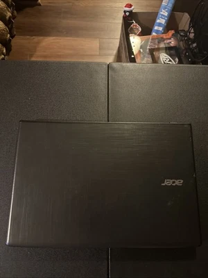 Portátil Acer Aspire E5-576G-5762 Intel i5-8250U como está pieza reparación bisagra defectuosa leer Foto 1 de 4