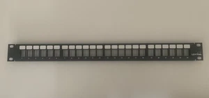 Leviton 49255-H24 QuickPort Patch Panel, 24-Port, 1RU - Afbeelding 1 van 2