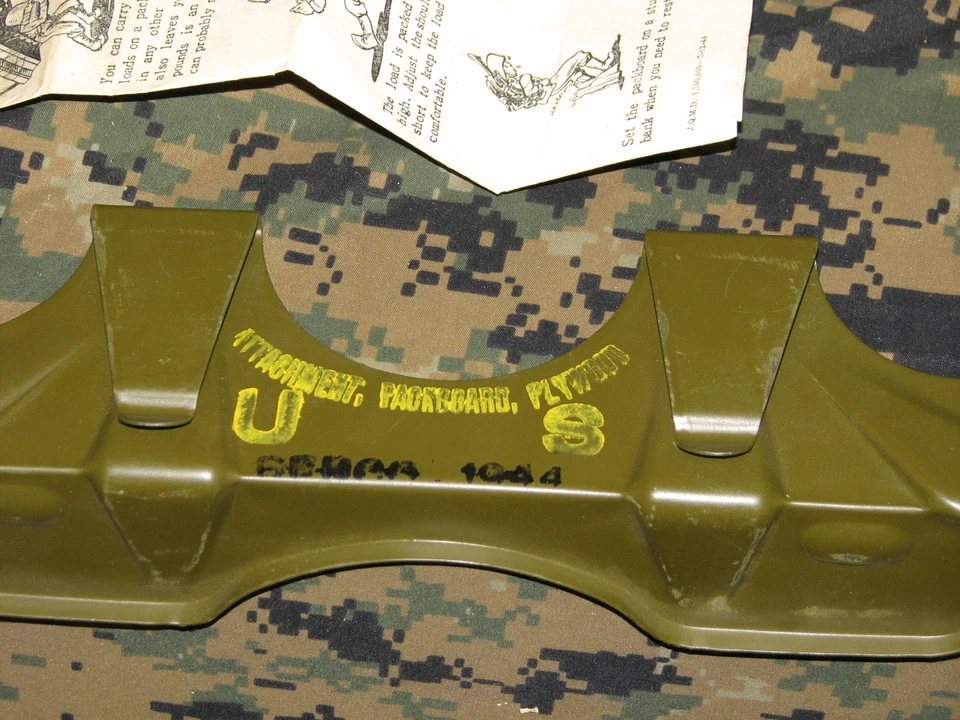 *US military GI WWII dated 1944 packboard shelf!!! w/ instructions NOS unissued - Image 1 of 2