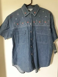 NWT Capacity Womens S Shirt Blue Embroidered Denim Button Front Short Sleeve - Picture 1 of 3