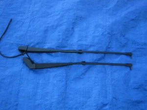 82-92 Camaro Firebird Z28 26s windshield wiper arms with squirters - Bild 1 von 6
