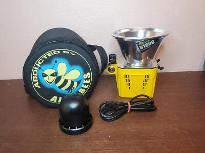 Paul C Buff Alien Bees B1600 640WS Mello Yello Flash Unit + Accessories  - Image 1 of 4