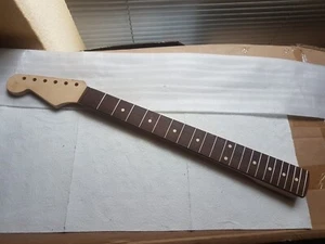 COLLO SINISTRO IN PALISSANDRO - 22 TASTI E RAGGIO PIATTO - Foto 1 di 10