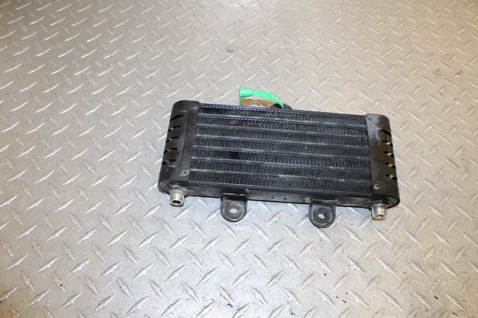 2001 川崎 ZR7S ZR750 发动机机油冷却器  — 第 1/4 张图片