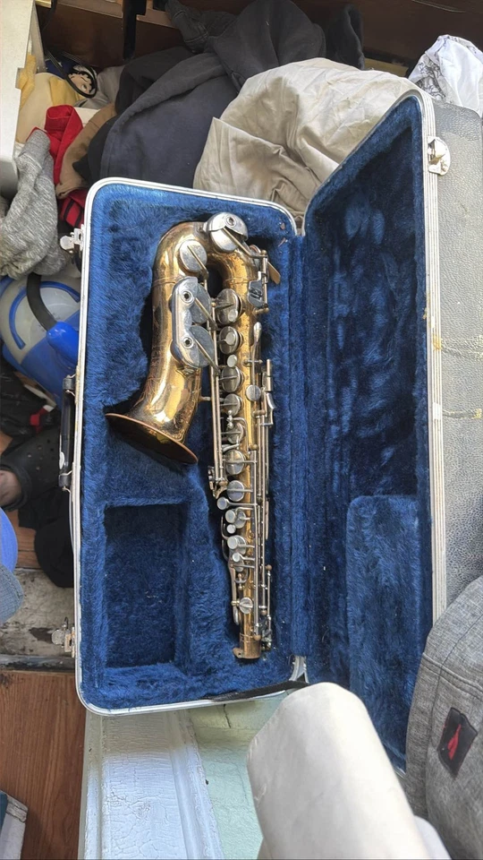 Saxofón alto Selmer Bundy II, hecho en EE. UU. Foto 1 de 1