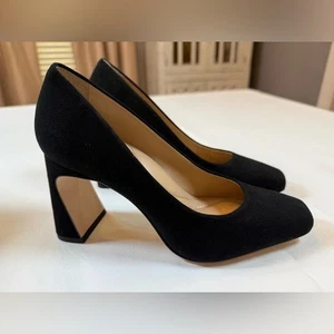 Nuevo en caja Zapatos de tacón acampanados de gamuza Antonio Melani Ellery talla 6,5, probados una vez - Imagen 1 de 11