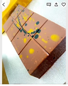 BUY 4 - 1 EXTRA FREE Dubai Chocolate Pistachio Kunafa Bar (Inspired ) 320 grams - Picture 1 of 4