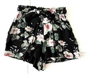 Black flowery elasticated waist shorts with tie belt – size 8 - Picture 1 of 4