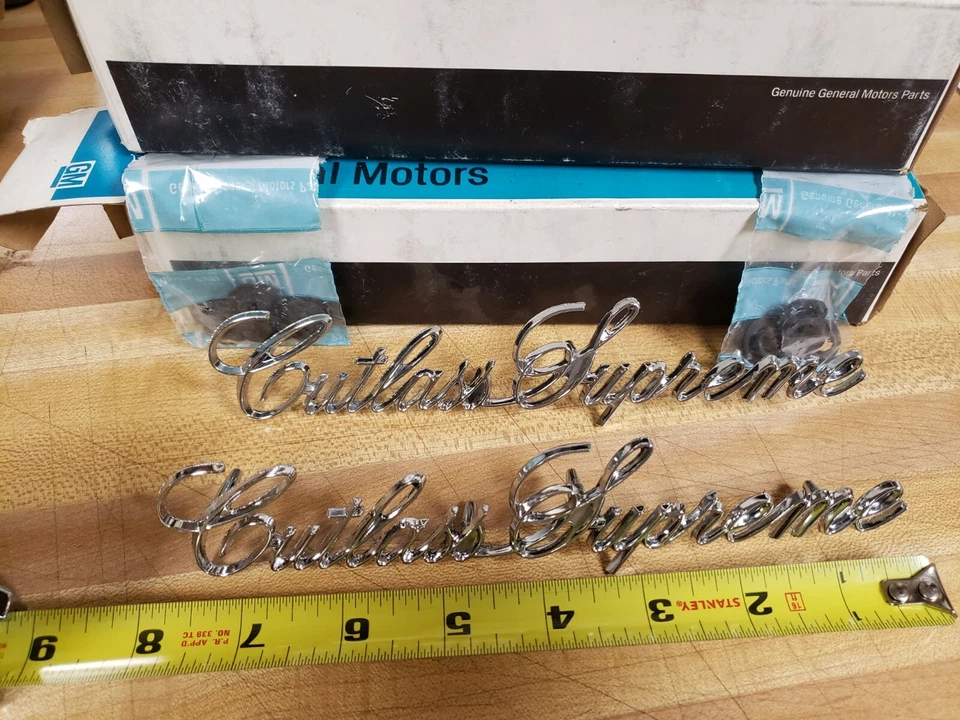 NOS 1973-1975 OLDSMOBILE CUTLASS SUPREME EMBLEMS 73 74 75 GM 231539  - Image 1 of 1