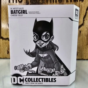 DC Artists Alley BATGIRL Scooter Black & White Chrissie Zullo Figure CHASE NEW - Picture 1 of 16