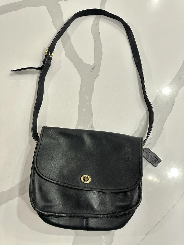 Bolso Bandolera Coach Vintage Negro Turnlock Penny Pocket Foto 1 de 4