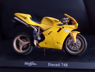 Ducati 748 1:18 Maisto  - Immagine 1 di 4