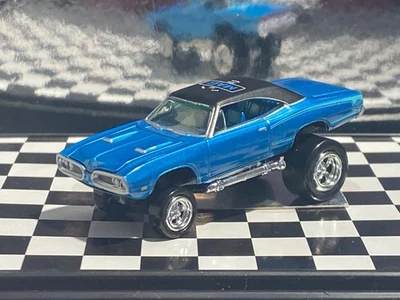 1/64 ZINGER 1970 DODGE SUPER BEE BLUE JACK UP BLUE WITH MAG ON ROOF M28 - Image 1 of 4