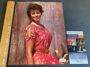 SIGNED COLOR MAGAZINE PAGE *SOPHIA LOREN* MOVIE ACTRESS/MODEL JSA/COA MS 72121 - Picture 1 of 4
