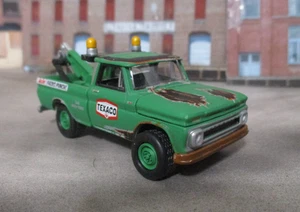 Johnny Lightning Texaco 1965 Chevy Tow Truck Green 1:64 diecast w/Rubber Tires - Picture 1 of 6