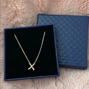 Kiss Criss Cross 'X' Necklace - Picture 1 of 8