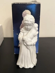 Avon Nativity Collectibles THE SHEPARD BOY Figurine 1983 White Porcelain - Imagen 1 de 12
