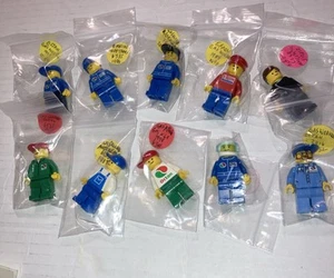 LEGO City Minifigure Workers Gasoline Exxon Octan X10 - Accessories Hat Helmet - Picture 1 of 6