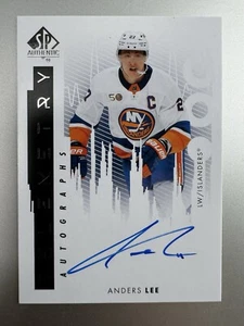 Autografo telemetria autentico Anders Lee 2022-23 SP New York Islanders - Foto 1 di 6
