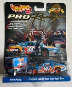 Hot Wheels Pro Racing Pit Crew 1998 Kyle Petty #44 Hot Wheels Pontiac & Tool Box - Picture 1 of 6