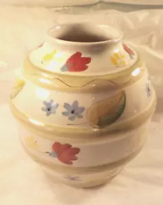 Vintage ARABIA Finland Pottery Barrel Shape Flower Design Vase Scandinavian 8" - Picture 1 of 17