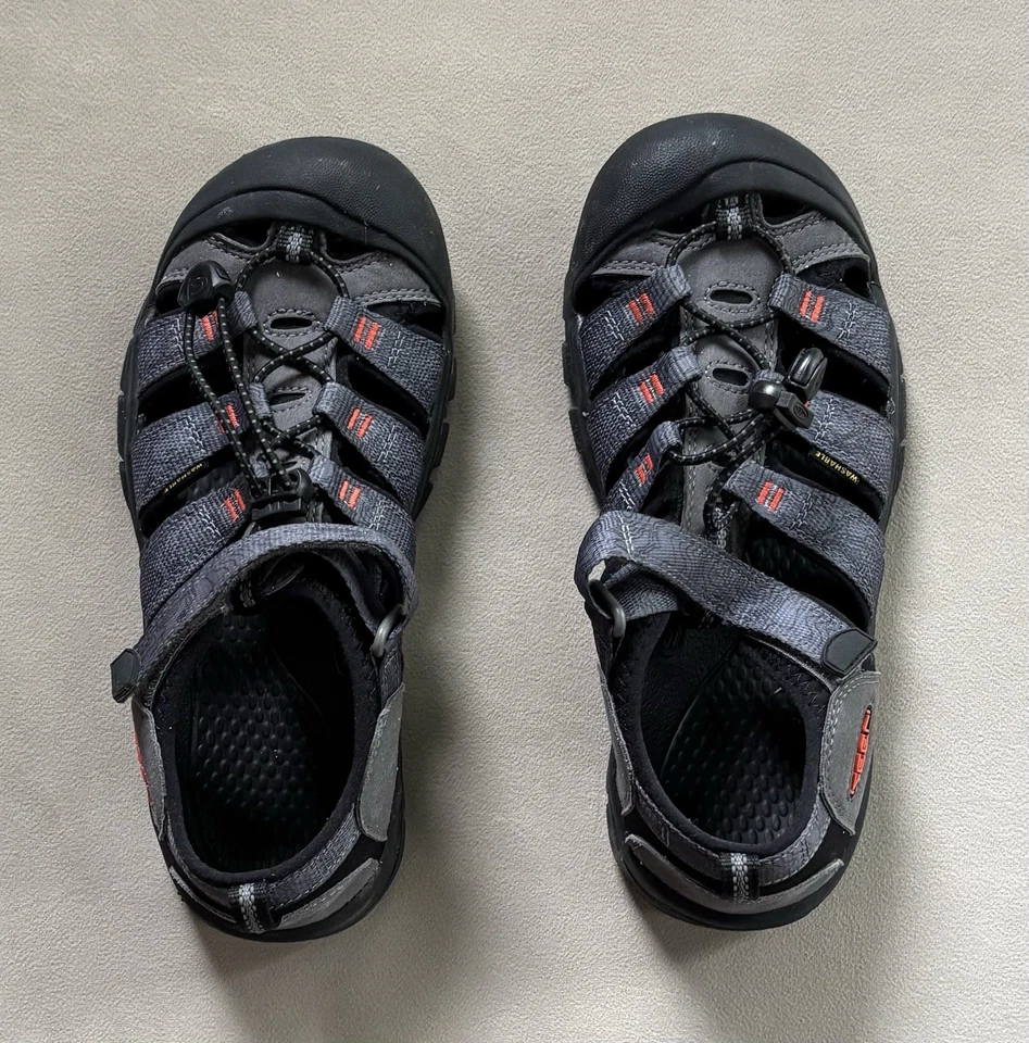 KEEN SANDALS Boys size 5 Youth Shoes Camping Hiking Boating Water Sandals - Image 1 of 2