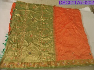 Sari tejido de seda india detalle de cuentas naranja y verde 48" de ancho x 200" de largo Foto 1 de 4