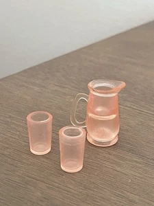 Vintage Barbie Tropical Pool & Patio Drink Set Pitcher & Glasses Doll Toy Pink - Bild 1 von 4