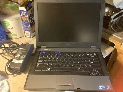 戴尔 Latitude 便携式电脑 E5410 14 英寸 带电源充电器 适用于零件/原样] — 第 1/4 张图片