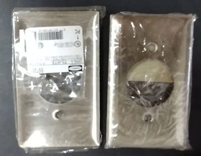 HUBBELL Single outlet #SS720 1 gang Receptacle Wall Plate lot of 2 NIP - Image 1 of 3