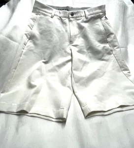 Paket 4030 - Adidas Shorts weiß - Größe 30 - Bild 1 von 3