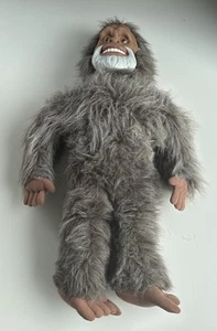 Harry & The Hendersons 1990 vinilo relleno Bigfoot juguete suave peluche con cordón de tracción - Imagen 1 de 13