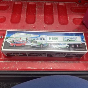 Camion giocattolo Hess 1992 18 ruote e corsa - nuovo con scatola - vintage mai rimosso!! - Foto 1 di 3